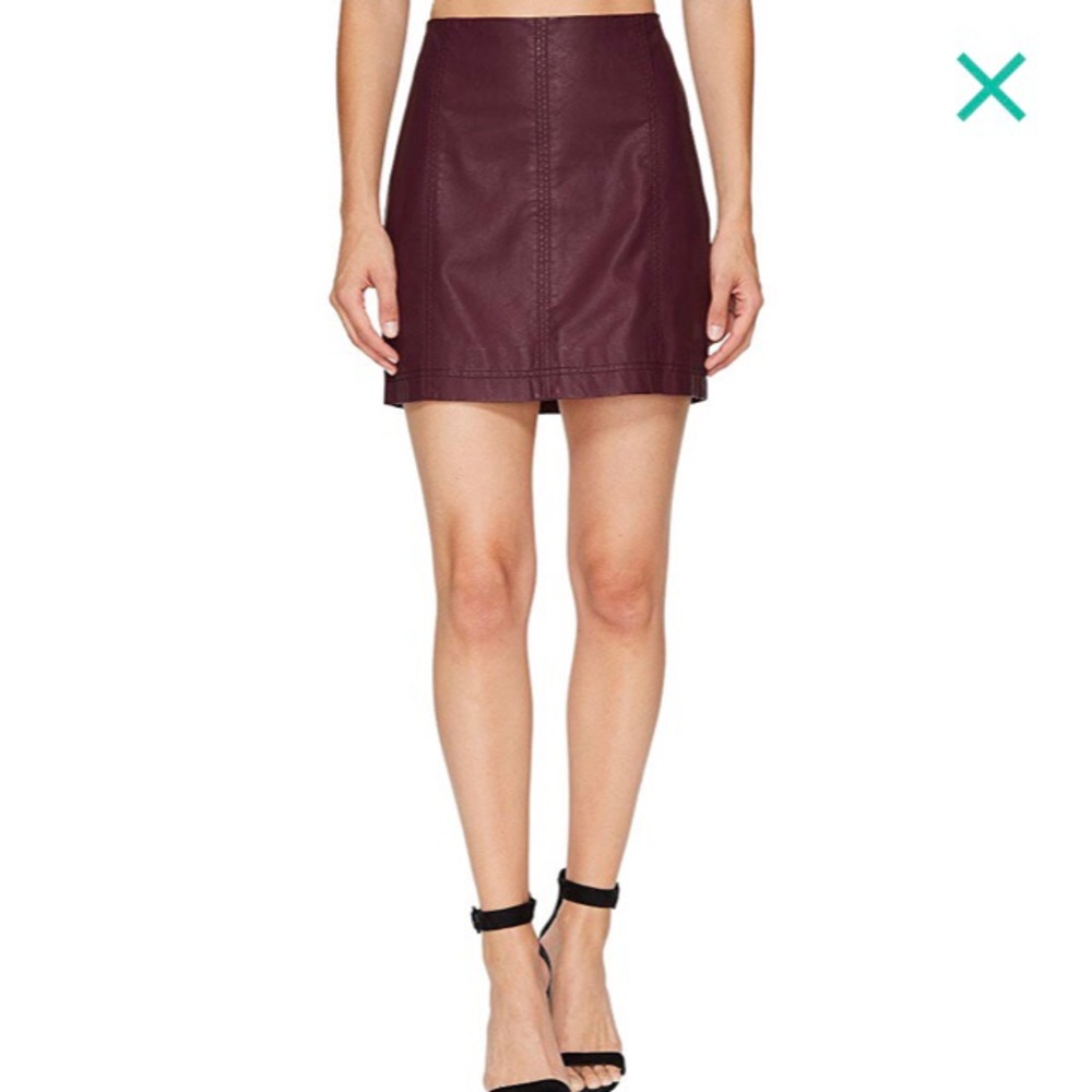 MODERN FEMME VEGAN MINI SKIRT IN WINE.